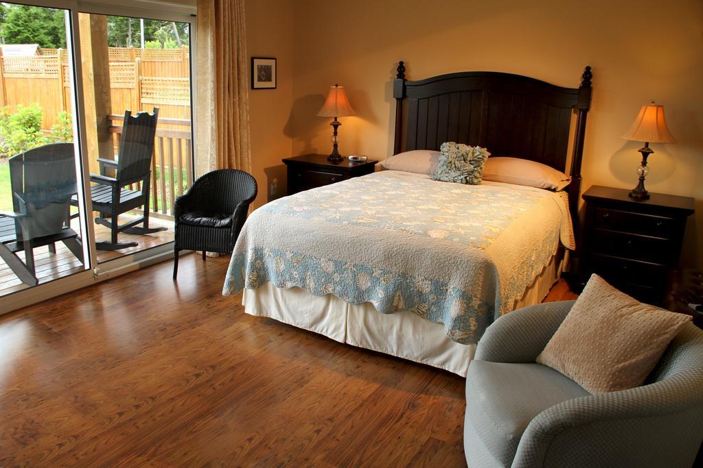 Ocean Mist Guesthouse Ucluelet Habitación foto